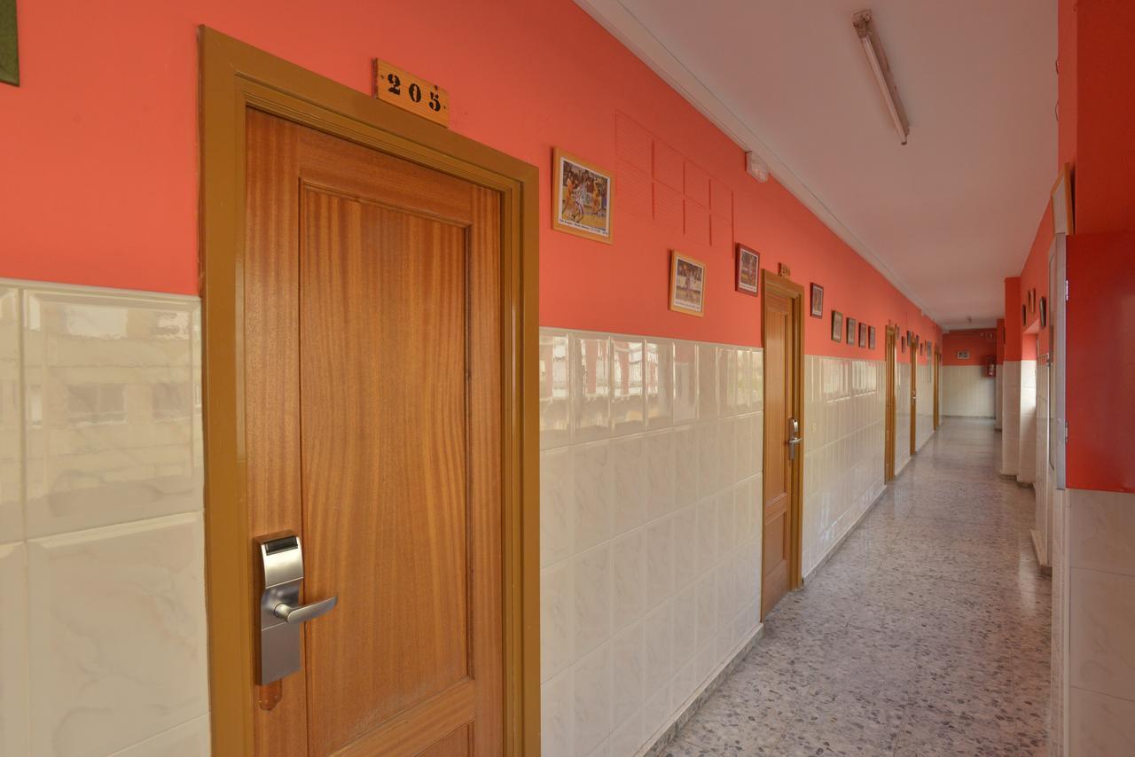 Albergue Peregrinos San Francisco De Asis Leon Bagian luar foto